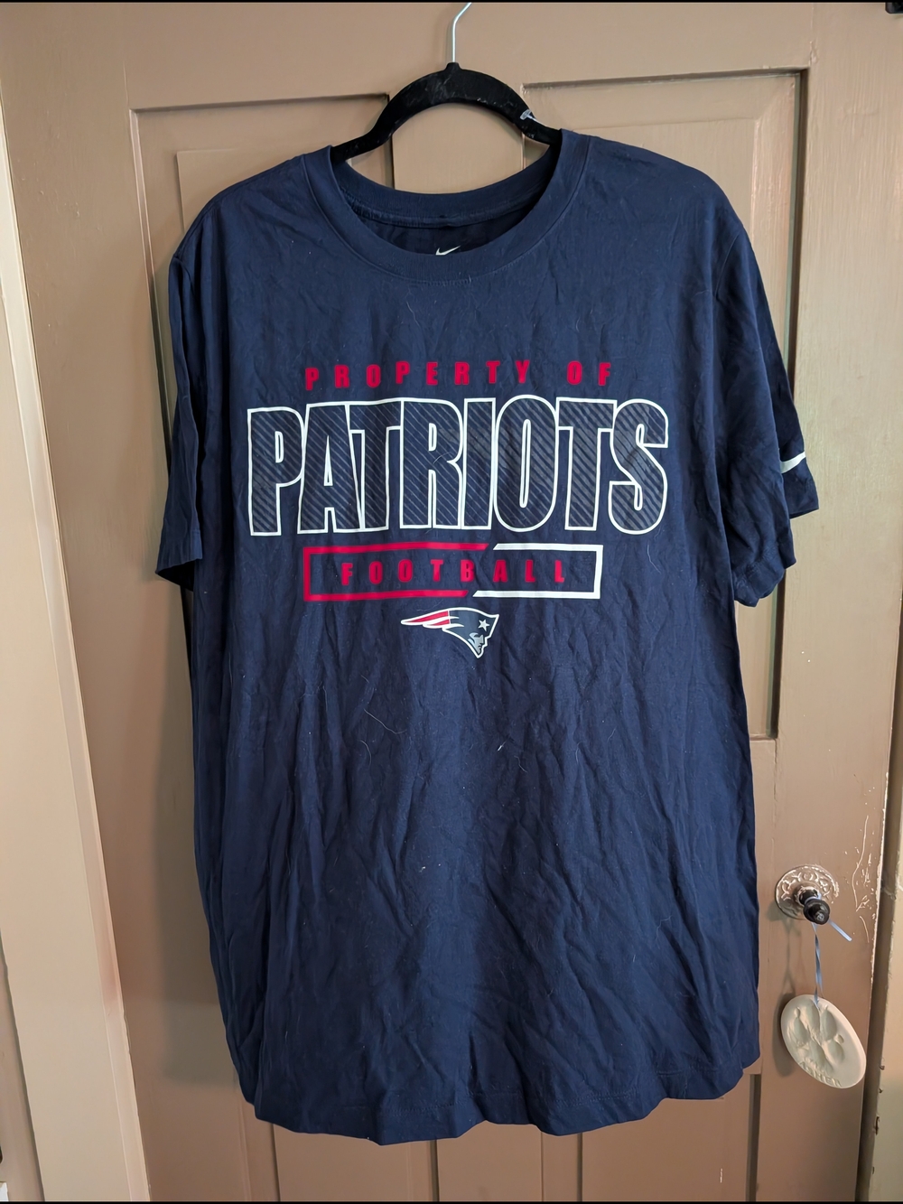 NWT NFL New England Patriots Football Short Sleeve Graphic Tee Shirt - Size XL